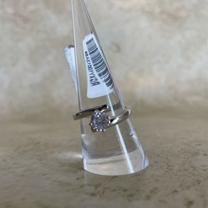 One fashion diamond silver ring